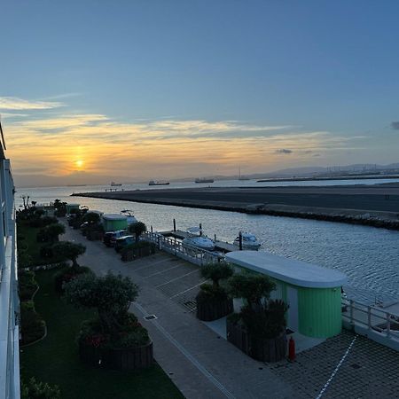Marina Club Luxury Private Studio With Pool And Incredible Views Гибралтар Екстериор снимка