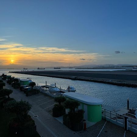 Marina Club Luxury Private Studio With Pool And Incredible Views Гибралтар Екстериор снимка