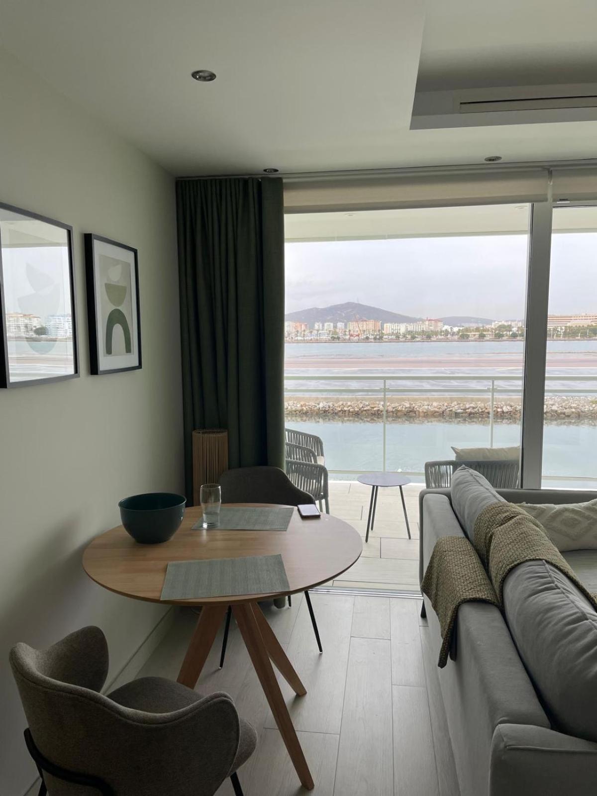 Marina Club Luxury Private Studio With Pool And Incredible Views Гибралтар Екстериор снимка