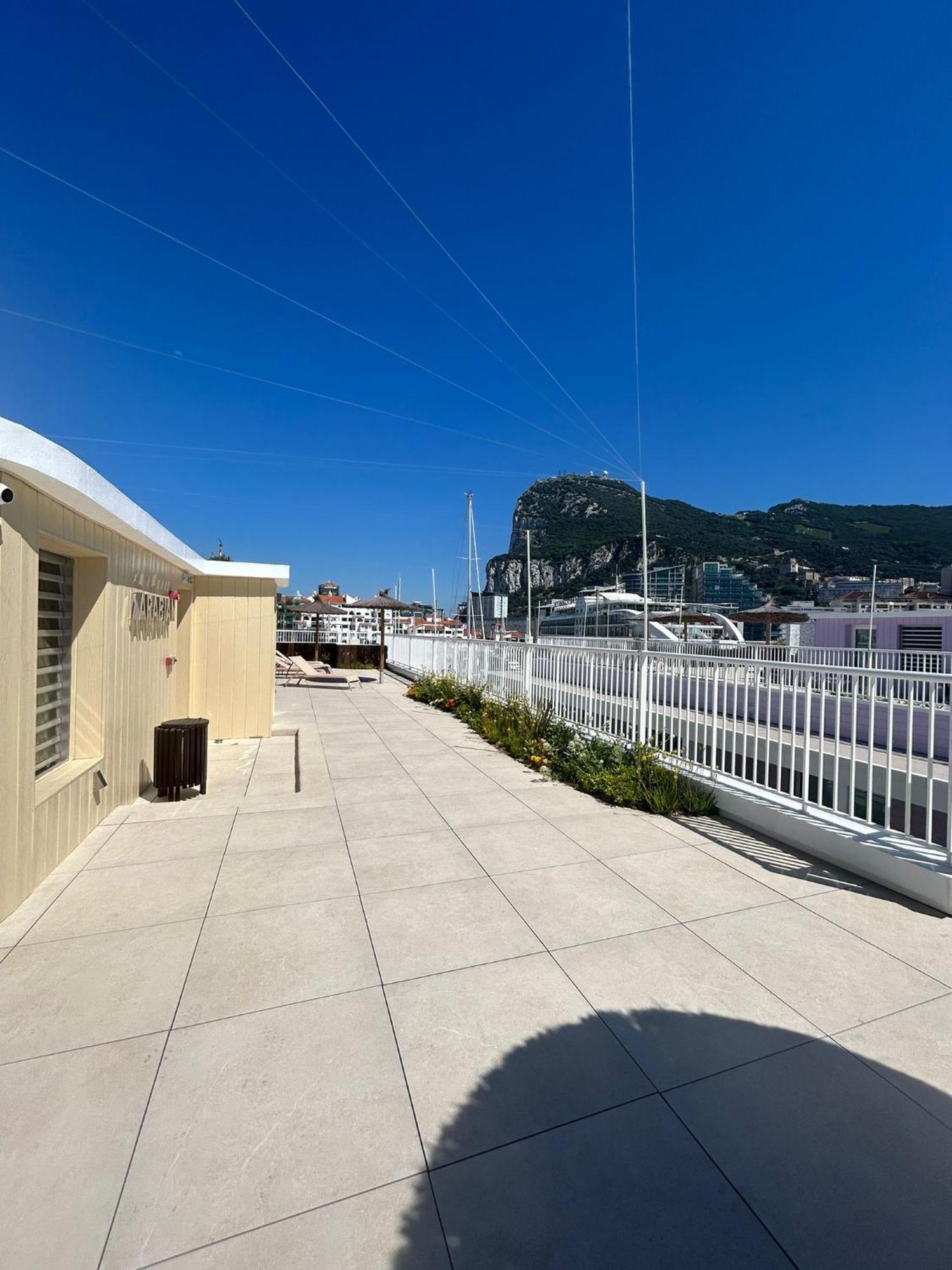 Marina Club Luxury Private Studio With Pool And Incredible Views Гибралтар Екстериор снимка