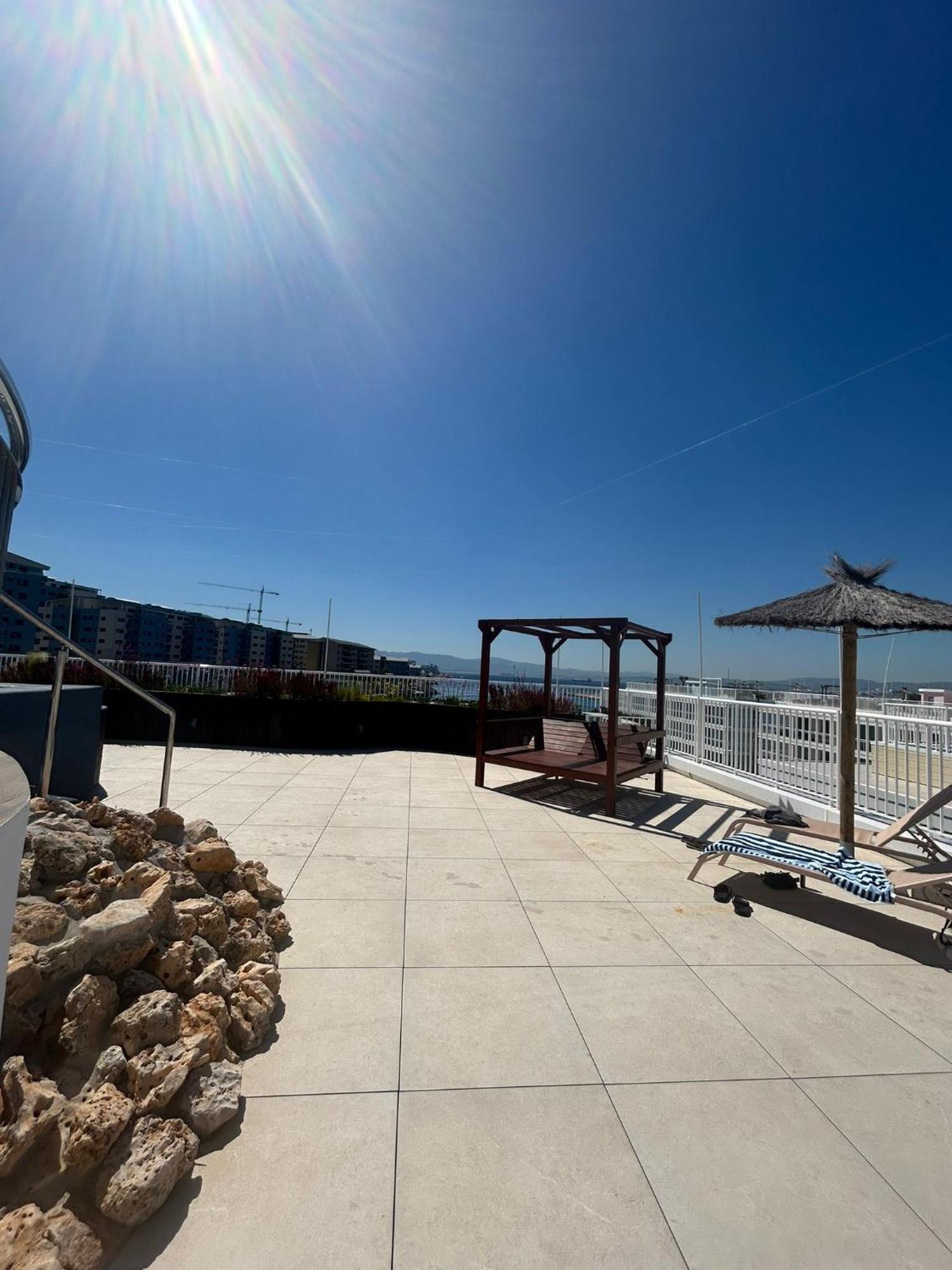 Marina Club Luxury Private Studio With Pool And Incredible Views Гибралтар Екстериор снимка