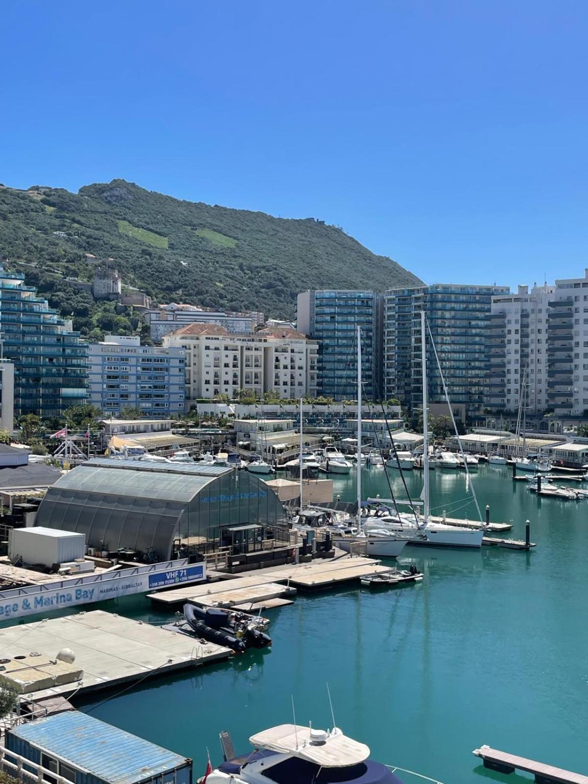Marina Club Luxury Private Studio With Pool And Incredible Views Гибралтар Екстериор снимка