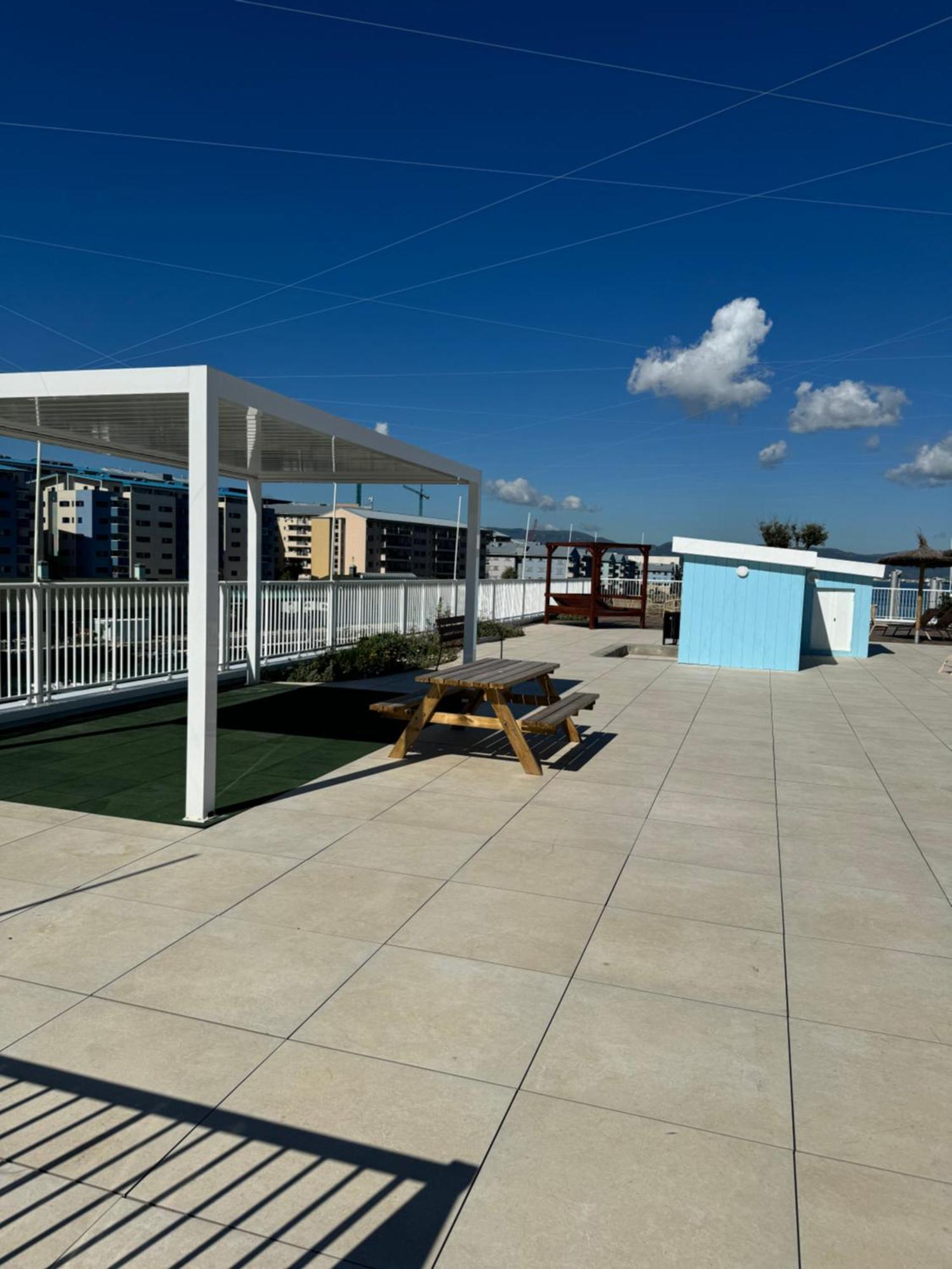 Marina Club Luxury Private Studio With Pool And Incredible Views Гибралтар Екстериор снимка