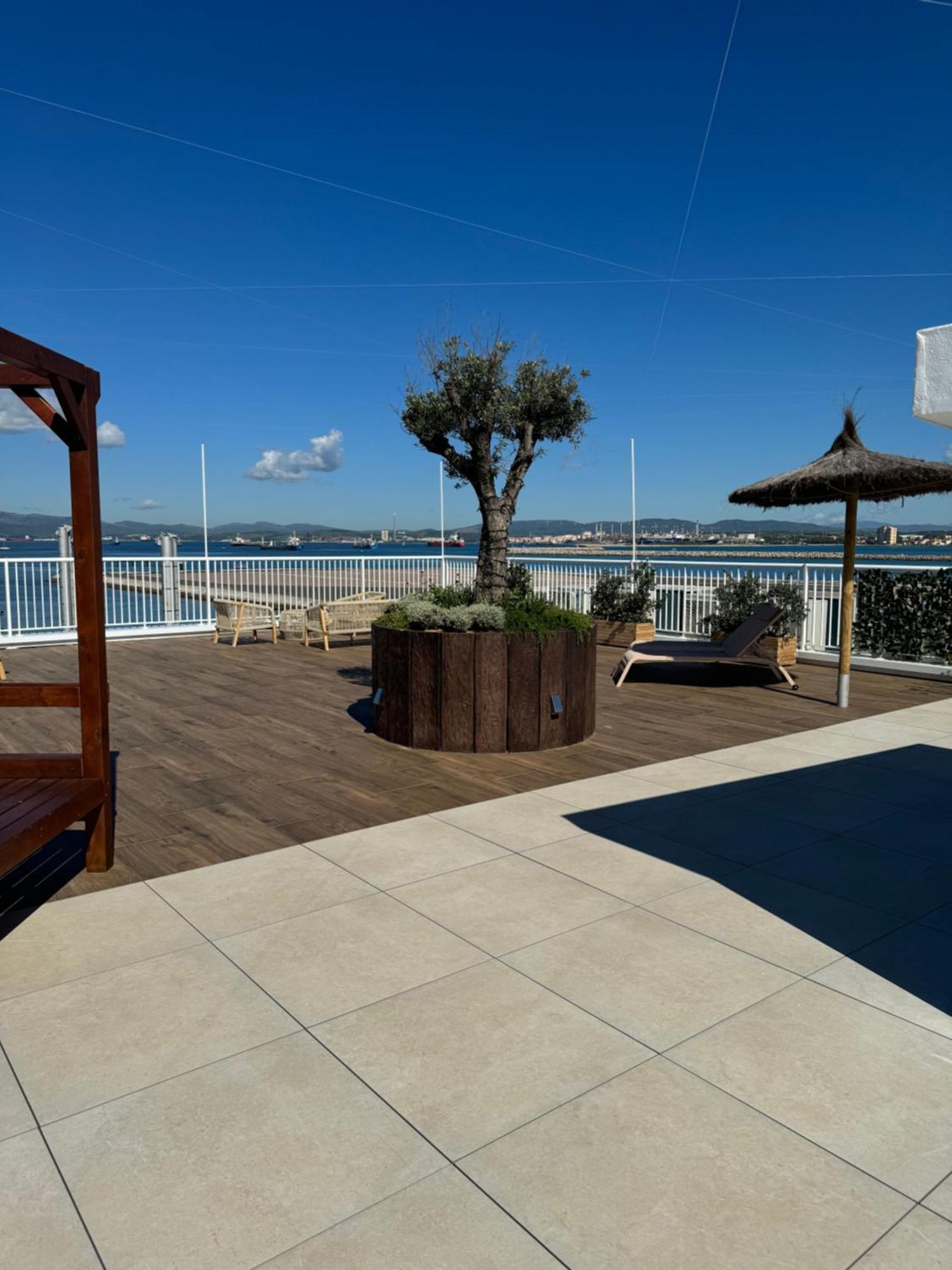 Marina Club Luxury Private Studio With Pool And Incredible Views Гибралтар Екстериор снимка