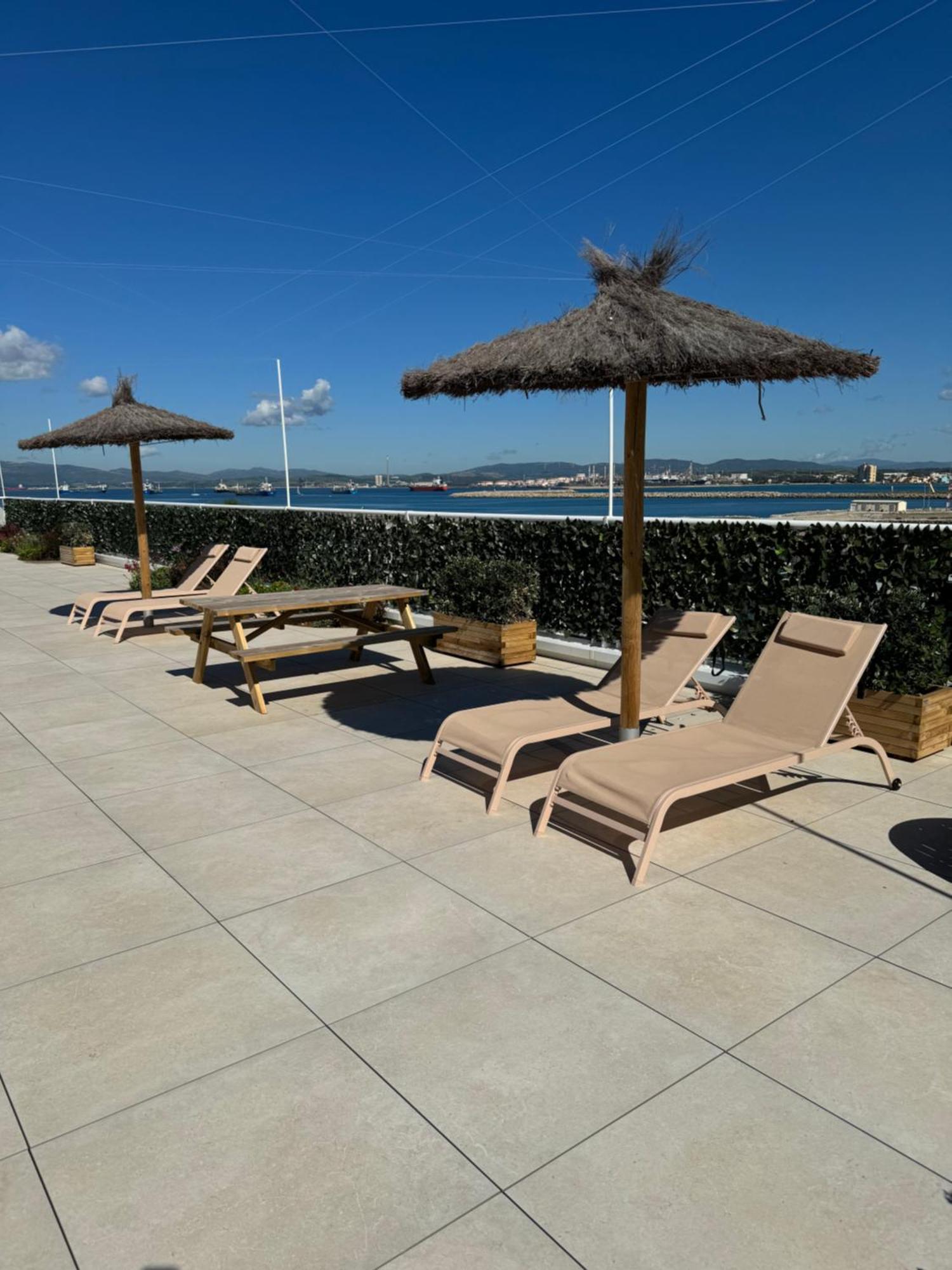 Marina Club Luxury Private Studio With Pool And Incredible Views Гибралтар Екстериор снимка