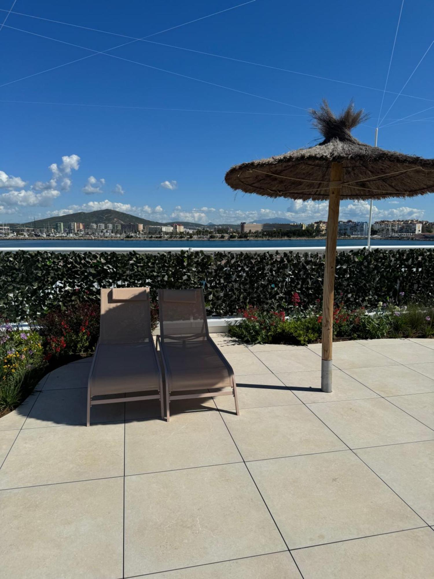 Marina Club Luxury Private Studio With Pool And Incredible Views Гибралтар Екстериор снимка
