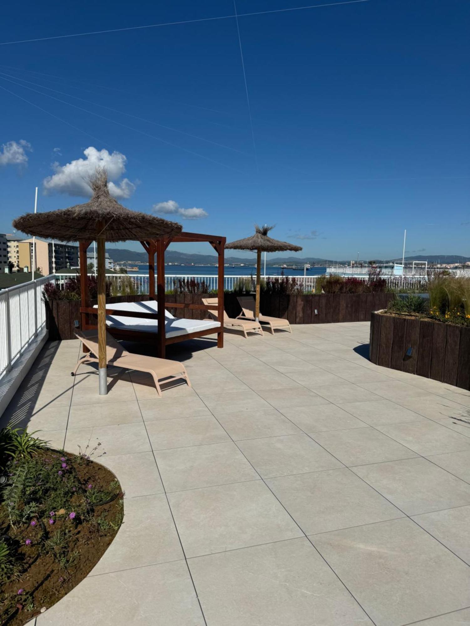 Marina Club Luxury Private Studio With Pool And Incredible Views Гибралтар Екстериор снимка