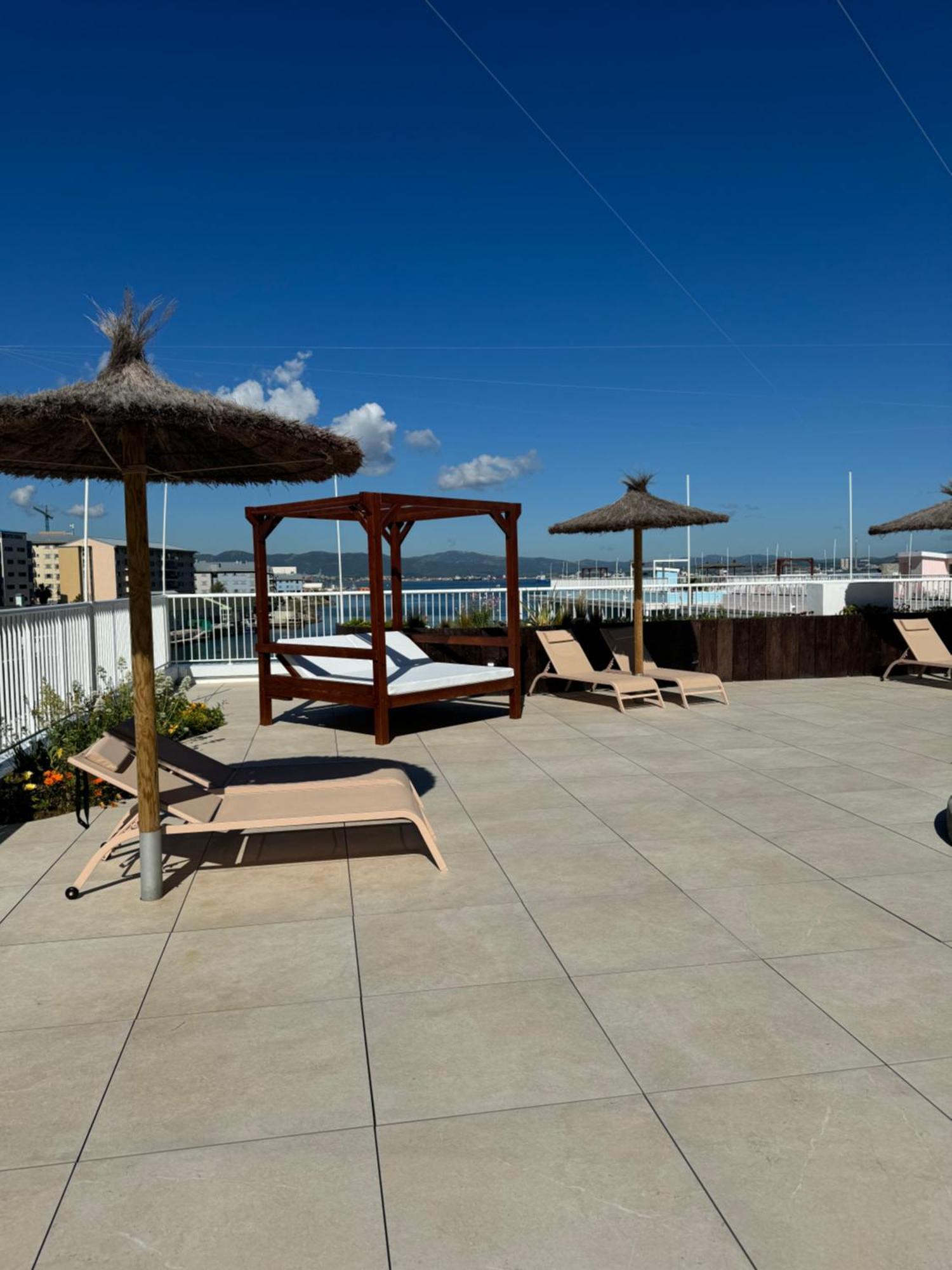 Marina Club Luxury Private Studio With Pool And Incredible Views Гибралтар Екстериор снимка